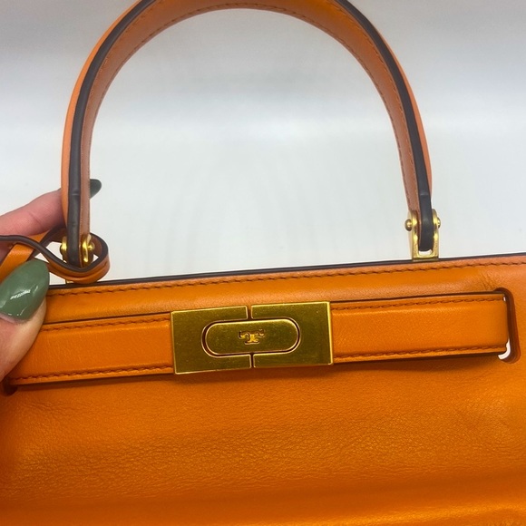 NWT Tory Burch the Lee Radziwill Petite Accordion Bag - Picture 9 of 10